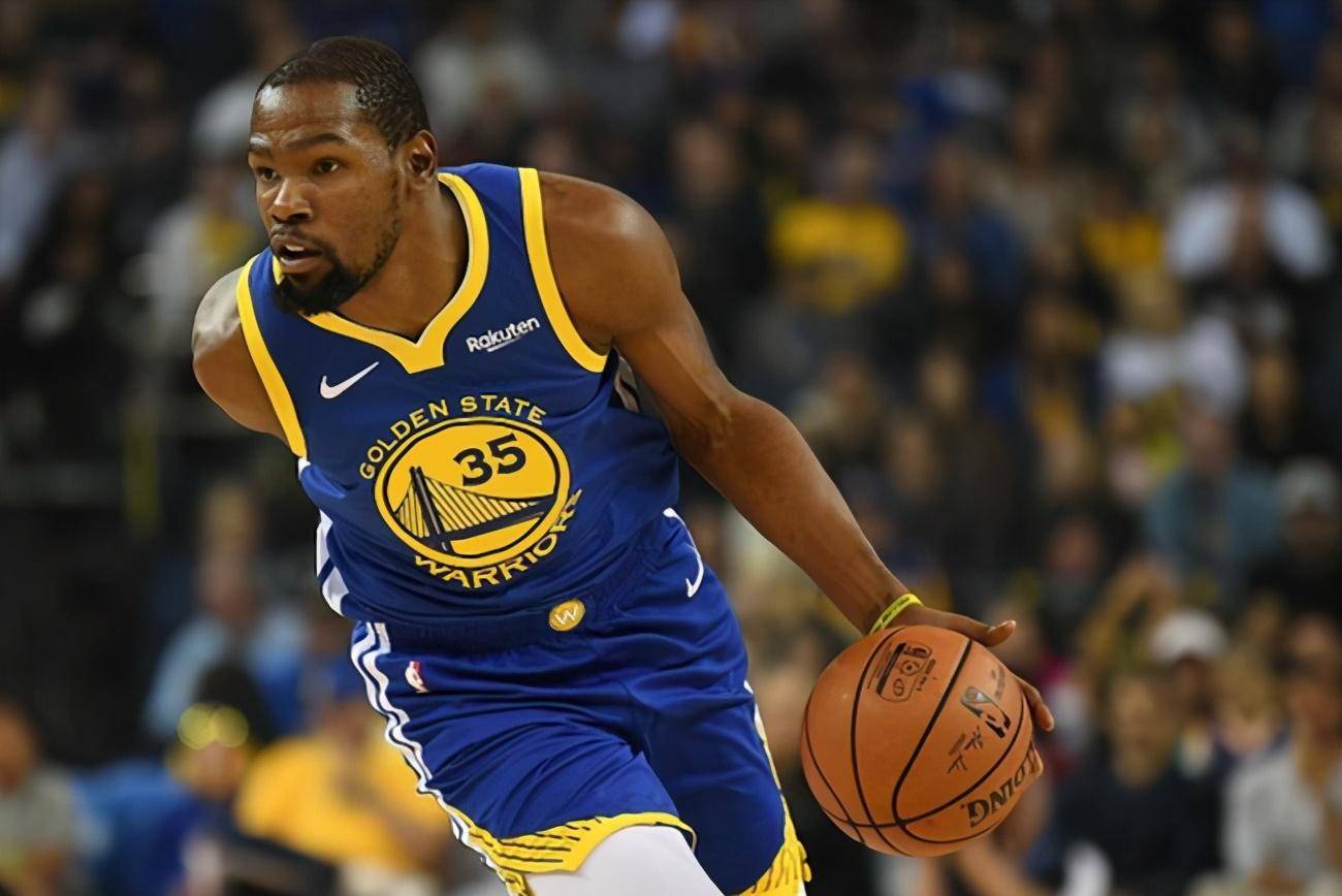 在场边接受 在场边接受