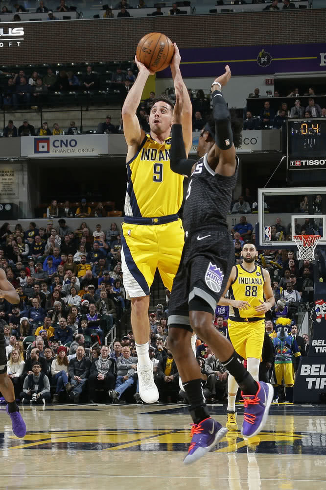 开防守球员 开防守球员