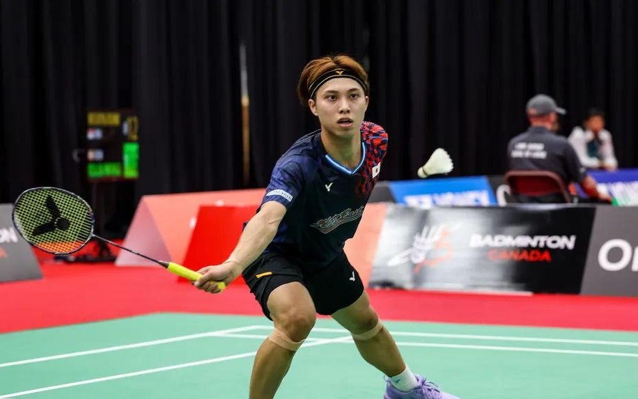 尽管他在 尽管他在