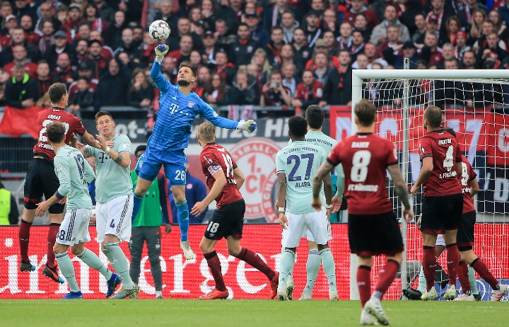 更衣室的节 更衣室的节