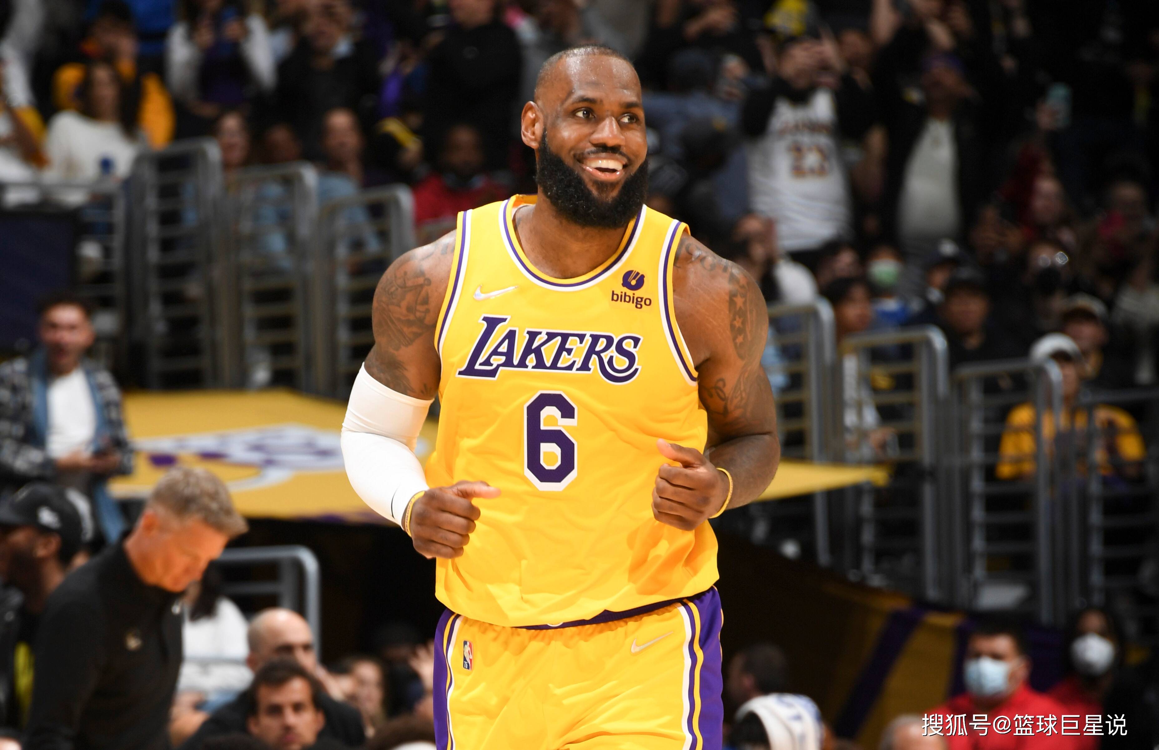 前者展示个 前者展示个